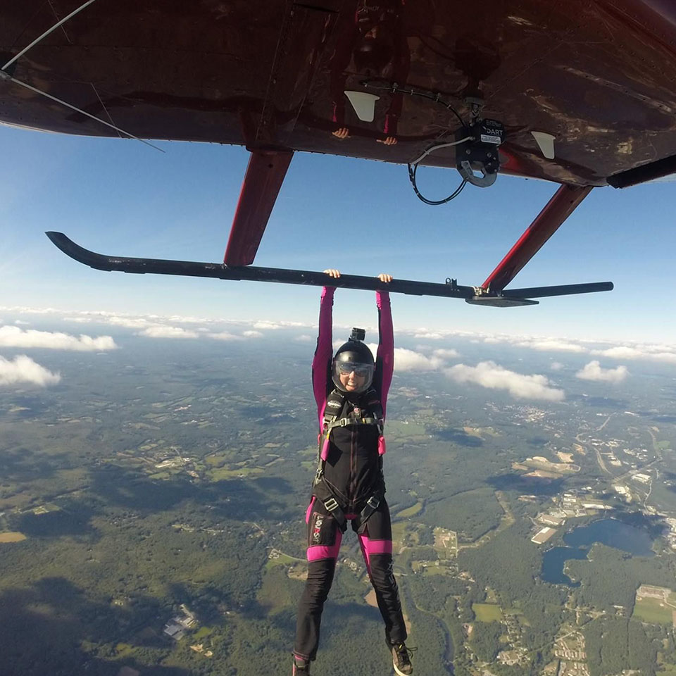 how old to skydive