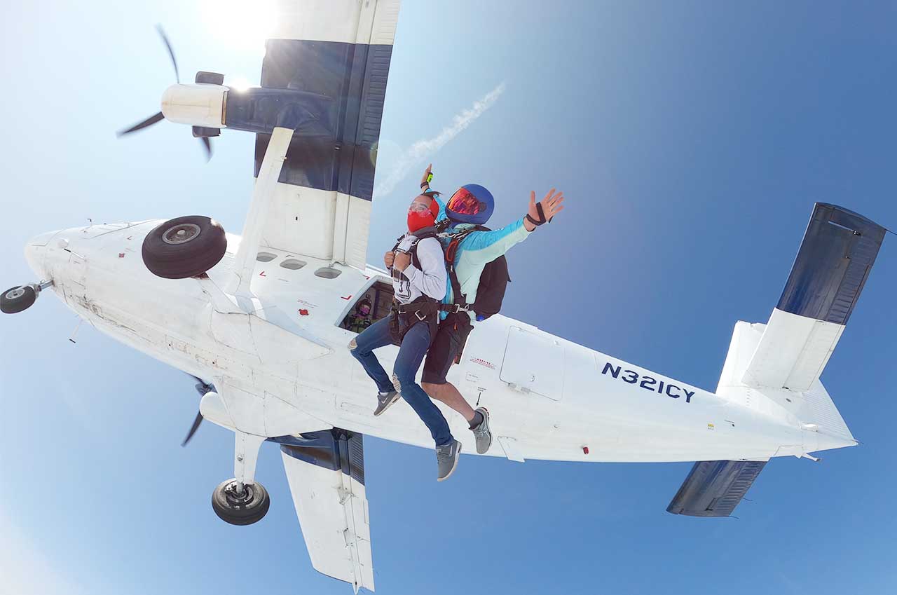 skydiving aircraft