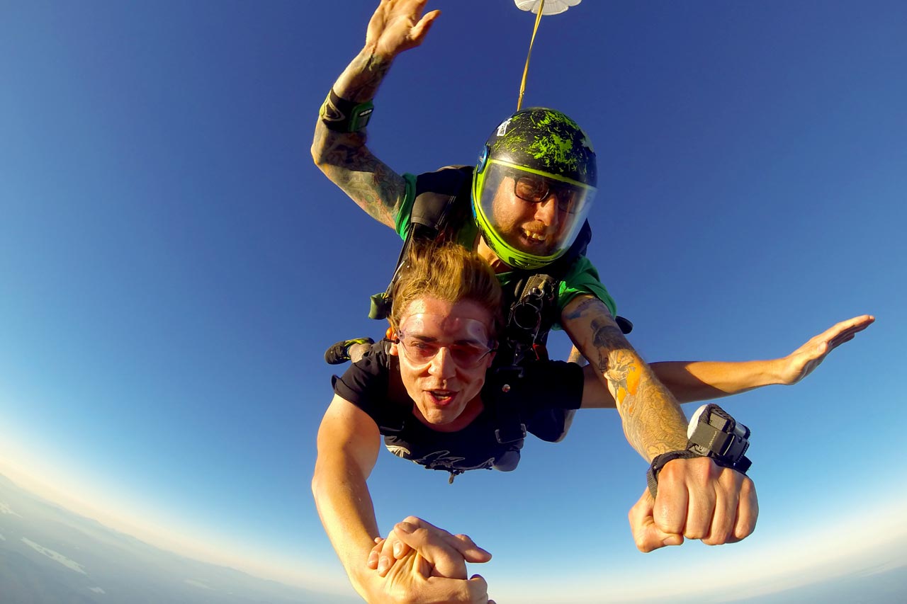 advantages of skydiving