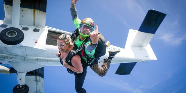 how old to skydive