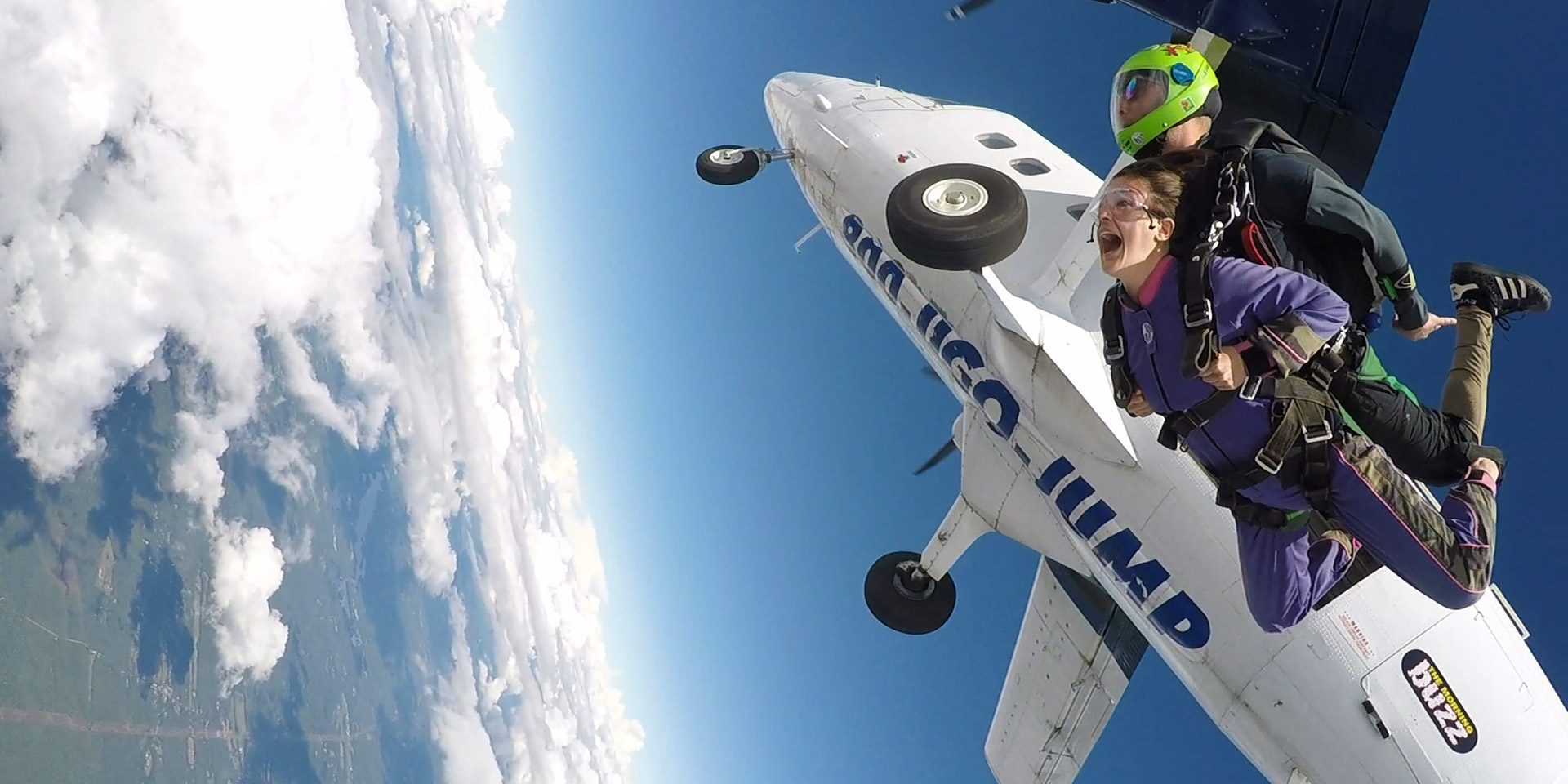 tandem-skydiving-at-skydive-new-england4