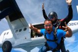 talk while skydiving
